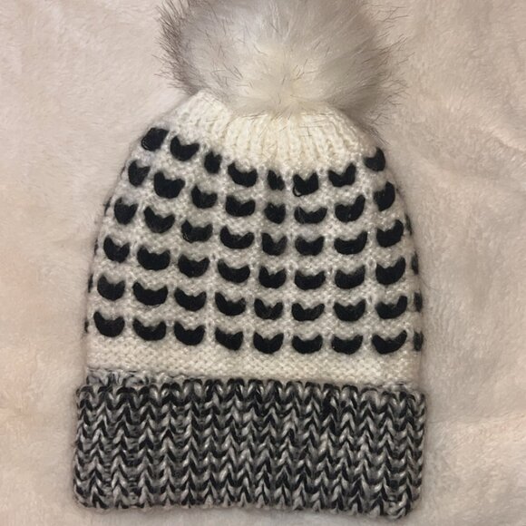 Fuzzy Lined Heart Knit Fur Pom CC Beanie - Picture 2 of 3